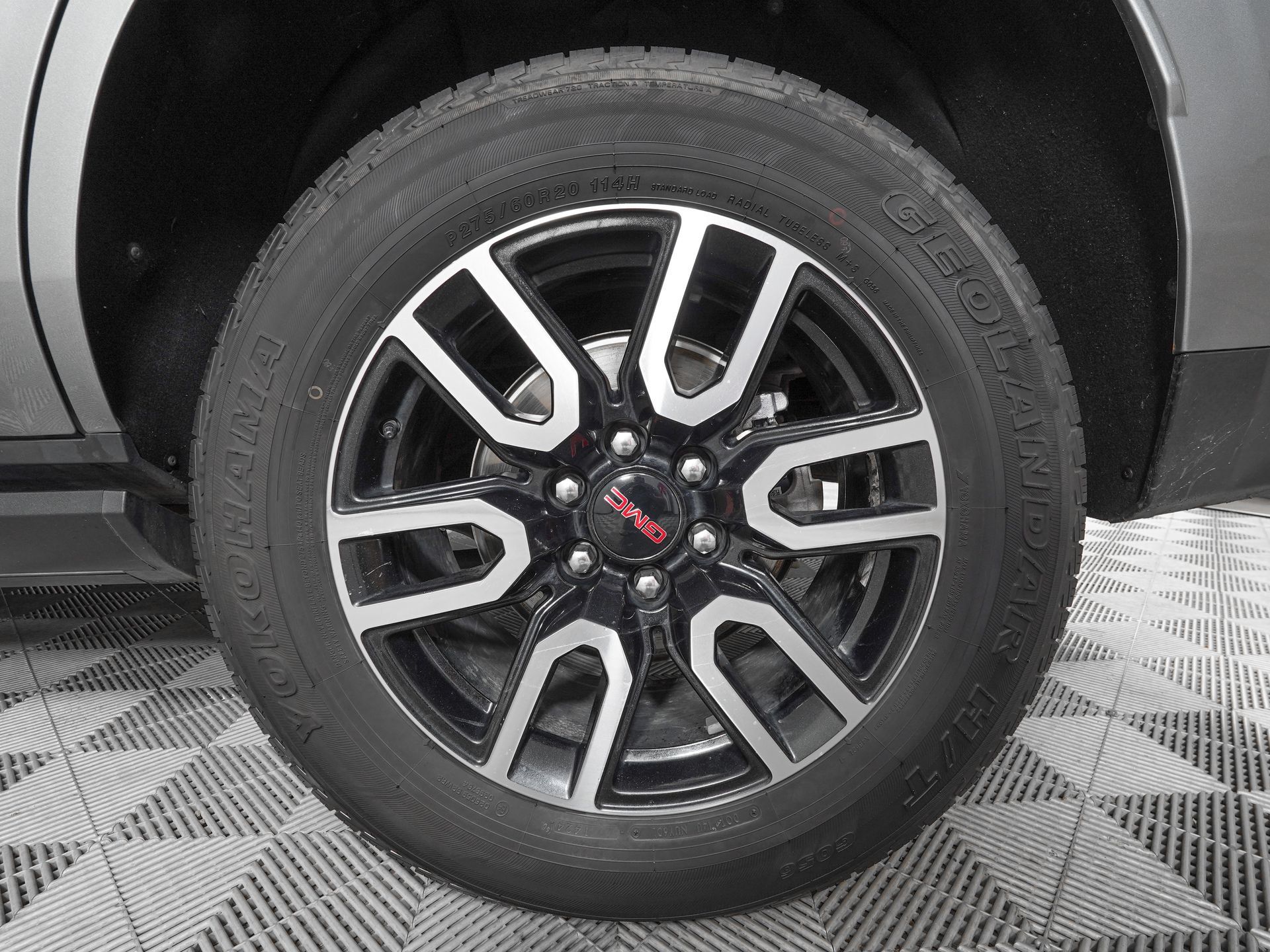 Used 2023 GMC Yukon AT4 AWD/4WD image 8
