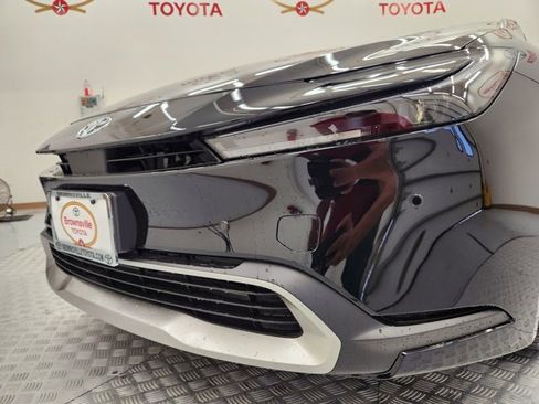 New 2026 Toyota Prius SE image 12