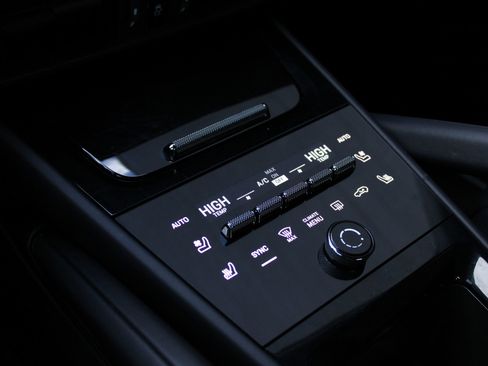 Certified 2024 Porsche Cayenne Turbo GT image 21