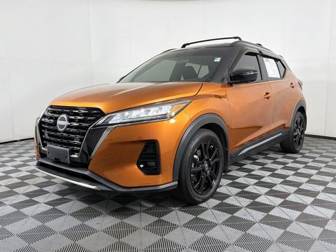 Used 2023 Nissan Kicks SR FWD image 3