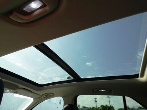 Used 2022 Buick Envision Avenir w/ Technology Package II image 19