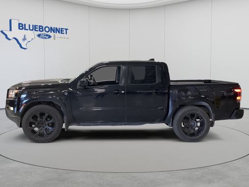 Used 2022 Nissan Frontier SV RWD image 5