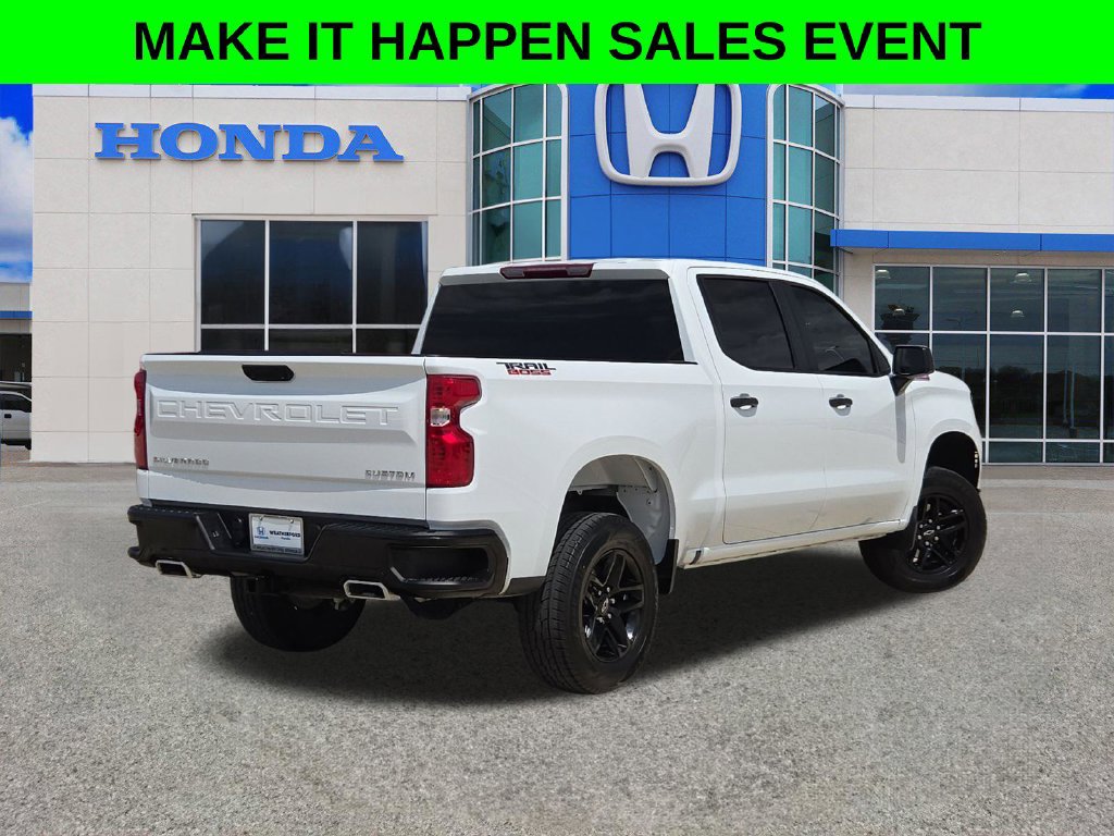Used 2025 Chevrolet Silverado 1500 Custom Trail Boss AWD/4WD image 3