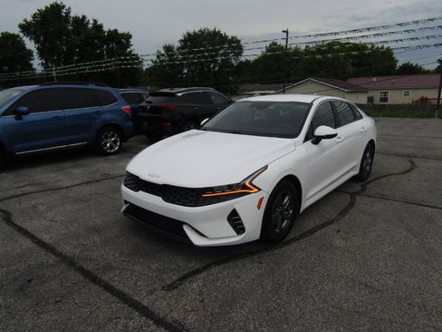 Used 2023 Kia K5 LXS FWD image 3