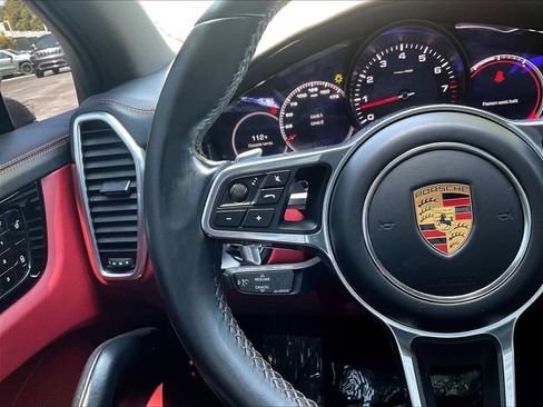 Used 2019 Porsche Cayenne AWD/4WD image 11