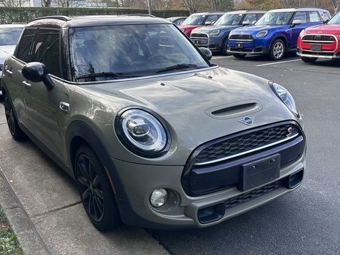 Used 2019 MINI Cooper S image 1