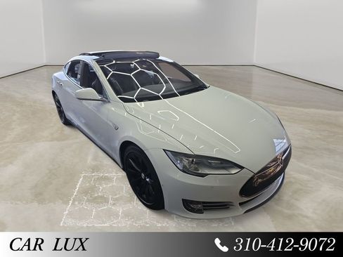 Used 2016 Tesla Model S 90D image 12