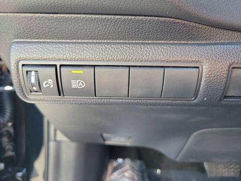Used 2026 Toyota Corolla SE w/ SE Package FWD image 24
