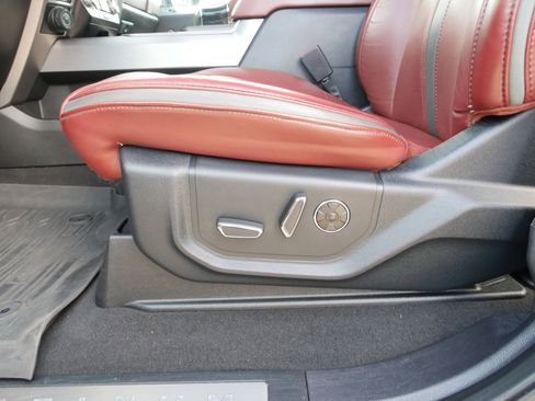 Used 2021 Ford F250 Platinum w/ FX4 Off-Road Package image 17