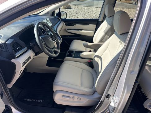 Used 2025 Honda Odyssey EX-L image 14