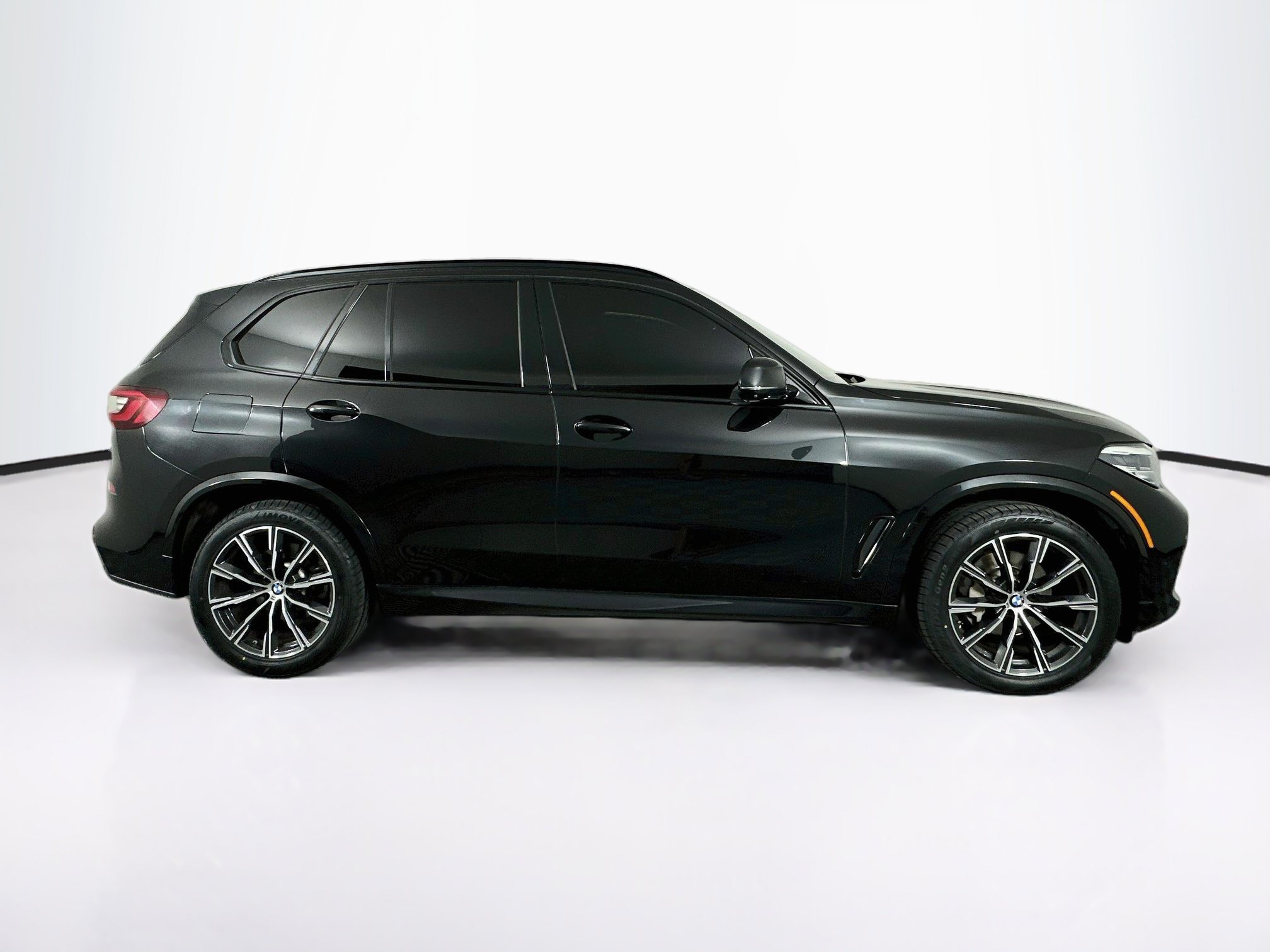 Used 2022 BMW X5 xDrive40i w/ M Sport Package AWD/4WD image 10