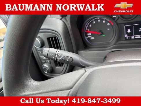 Used 2025 Chevrolet Silverado 1500 Custom Trail Boss w/ Turbomax Blackout Package AWD/4WD image 32