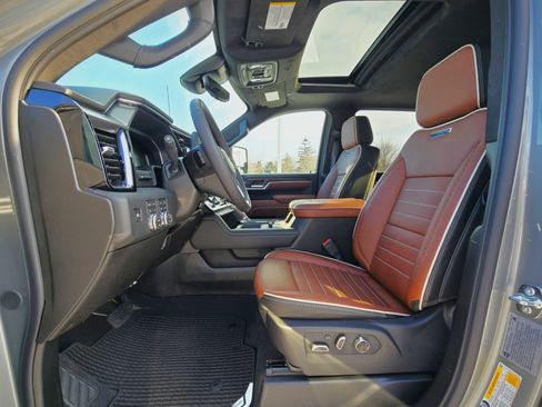 New 2026 GMC Sierra 2500 Denali Ultimate w/ LPO, Black Badging Package image 12