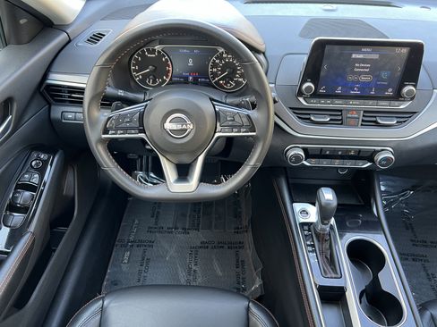 Used 2025 Nissan Altima 2.5 SR FWD image 31