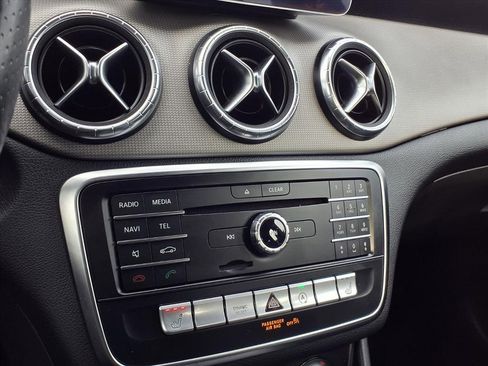 Used 2018 Mercedes-Benz CLA 250 4MATIC image 12
