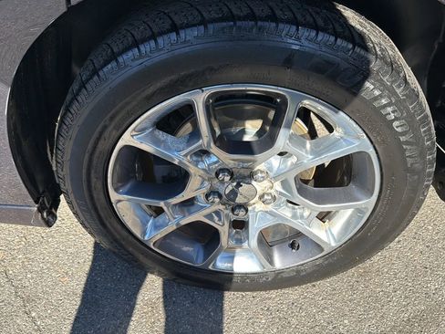 Used 2017 Dodge Charger SE image 9