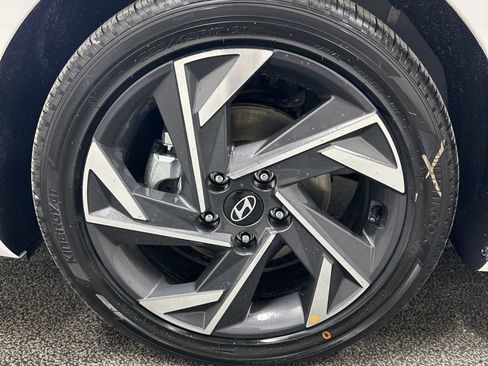New 2025 Hyundai Elantra SEL image 25