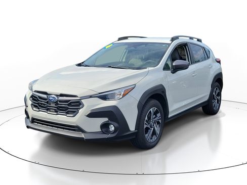 Used 2024 Subaru Crosstrek 2.0i Premium AWD/4WD image 3