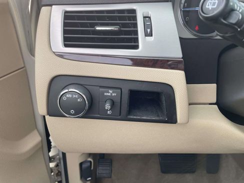 Used 2014 Cadillac Escalade Premium image 21