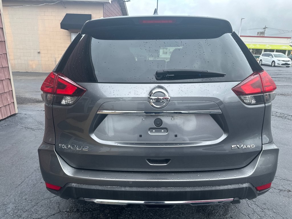 Used 2017 Nissan Rogue SV w/ SV Premium Package AWD/4WD image 4