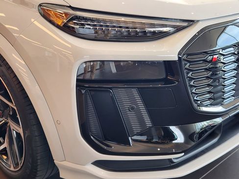 New 2027 Audi SQ6 e-tron Premium Plus AWD/4WD image 12