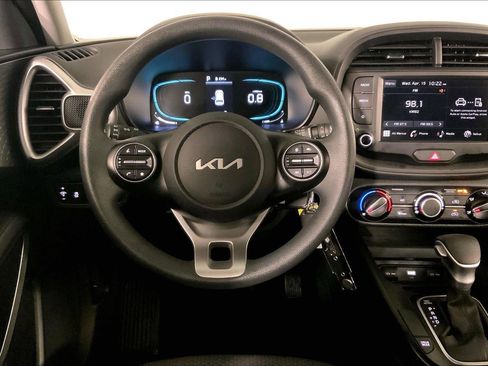 Certified 2025 Kia Soul LX w/ LX Technology Package image 5