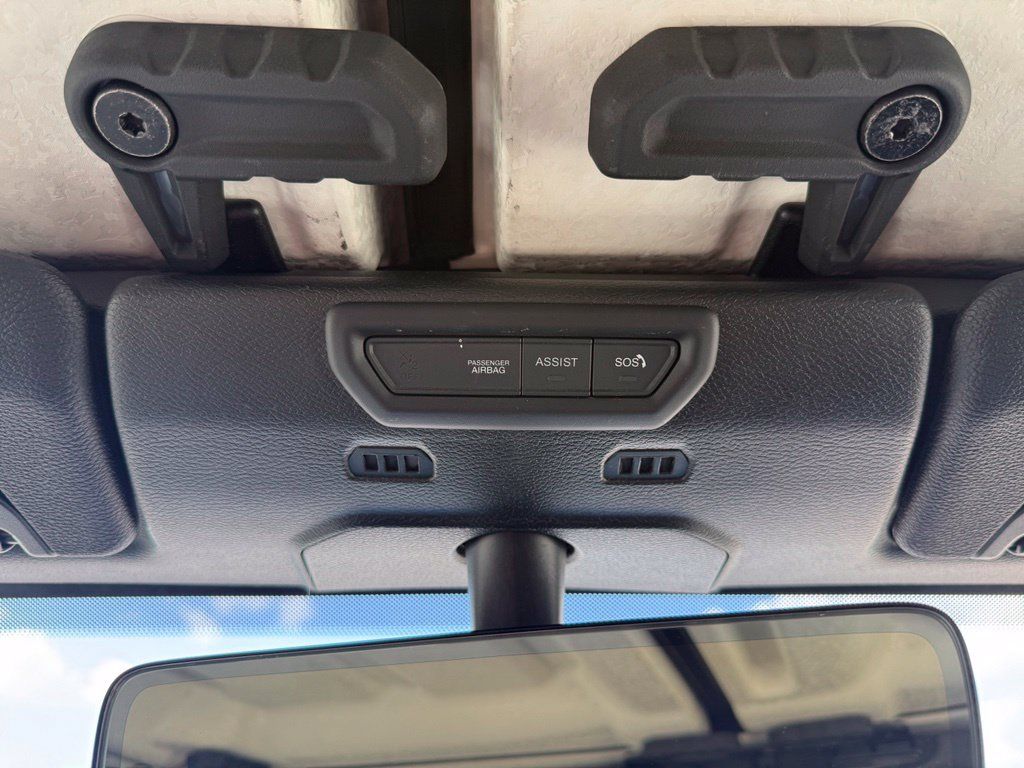 Used 2019 Jeep Wrangler Unlimited Sahara AWD/4WD image 32