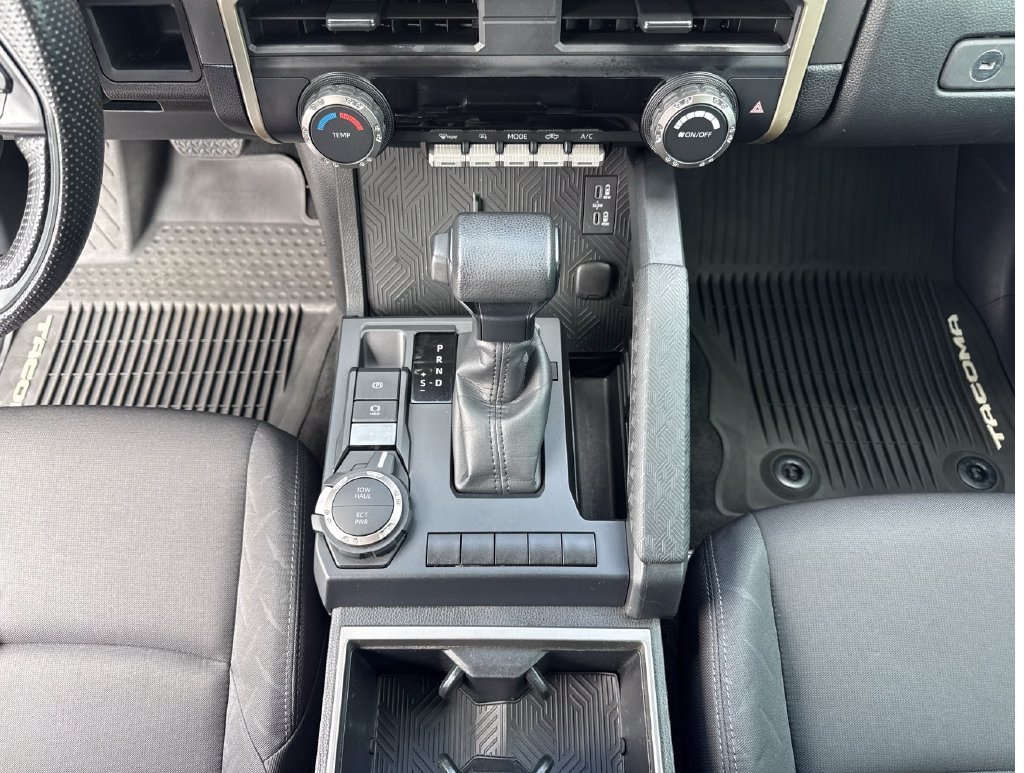 Used 2024 Toyota Tacoma SR5 AWD/4WD image 30