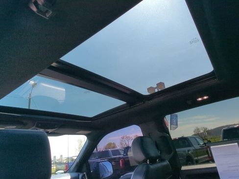 Used 2018 Ford F150 Raptor w/ Equipment Group 802A Luxury image 20