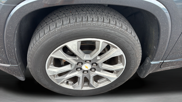 Used 2018 Chevrolet Traverse Premier w/ Driver Confidence II Package FWD image 8