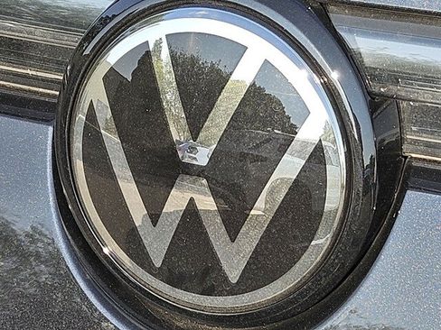 Certified 2026 Volkswagen Tiguan SE R-Line AWD/4WD image 33