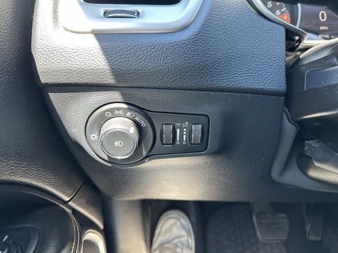 Used 2018 Jeep Compass Latitude w/ Popular Equipment Group AWD/4WD image 22