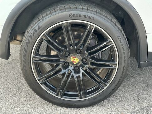 Used 2016 Porsche Cayenne AWD/4WD image 26