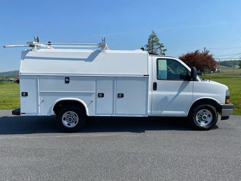 Used 2021 GMC Savana 3500 w/ Power Convenience Package RWD image 7