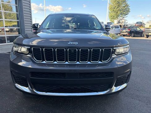 Used 2023 Jeep Grand Cherokee L Limited AWD/4WD image 11