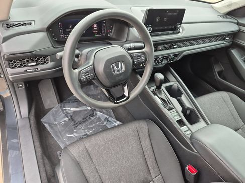 Used 2023 Honda Accord EX image 10