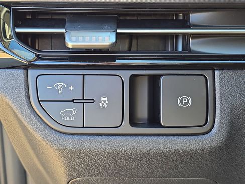 New 2026 Kia Sportage EX w/ EX Panorama Roof Package image 33