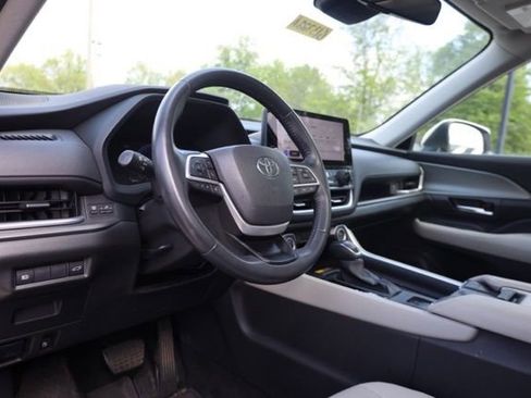 Used 2024 Toyota Grand Highlander XLE image 21