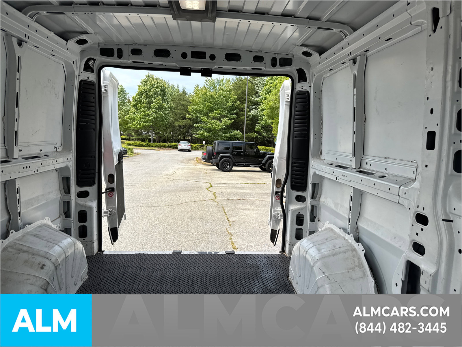 Used 2025 RAM ProMaster 2500 w/ Convenience Group FWD image 18
