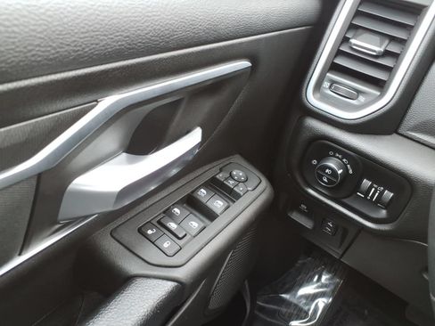 Used 2025 RAM 1500 Big Horn AWD/4WD image 21