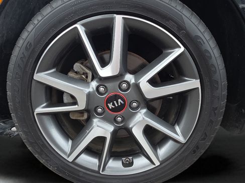 Used 2020 Kia Soul GT-Line Turbo FWD image 39