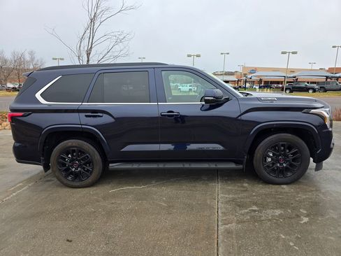 Used 2025 Toyota Sequoia SR5 image 9