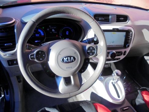 Used 2015 Kia Soul EV + image 15