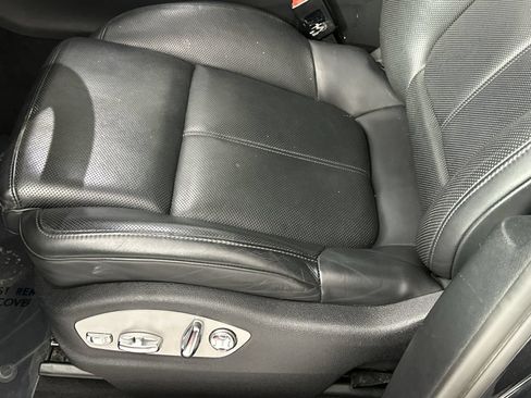 Used 2022 Porsche Macan AWD/4WD image 12