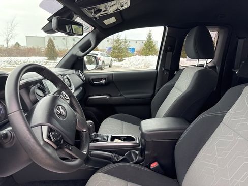 Used 2023 Toyota Tacoma TRD Off-Road image 15