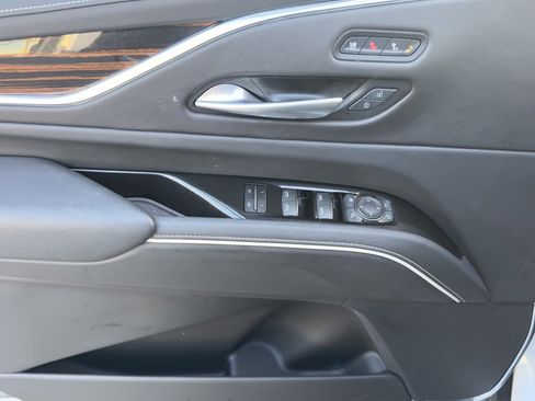 Used 2023 Cadillac Escalade Premium Luxury image 9