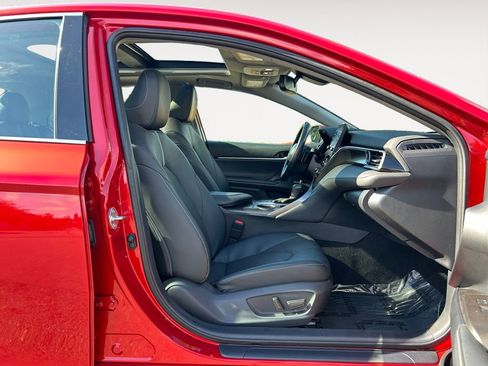 Used 2021 Toyota Camry XSE w/ Navigation Package image 10