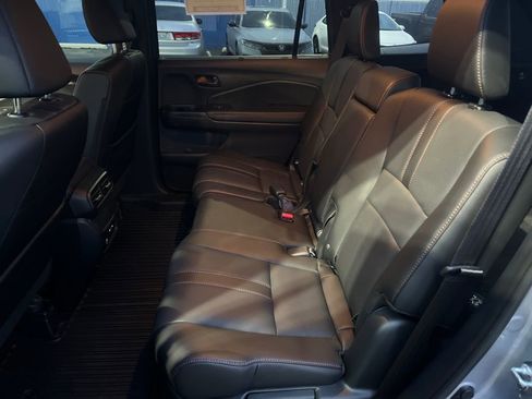 Used 2025 Honda Passport TrailSport image 16