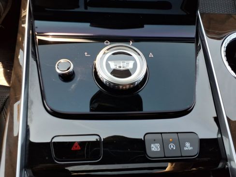 Certified 2026 Cadillac Escalade Platinum Luxury w/ LPO, Floor Liner Package AWD/4WD image 37