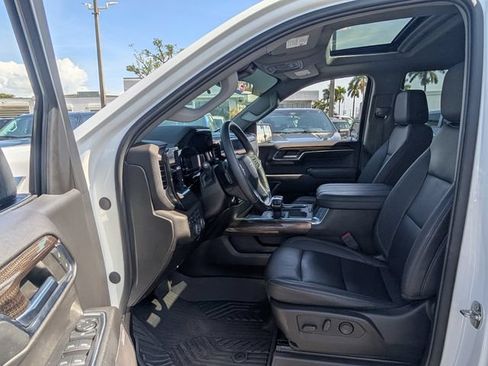Used 2024 Chevrolet Silverado 1500 RST AWD/4WD image 9
